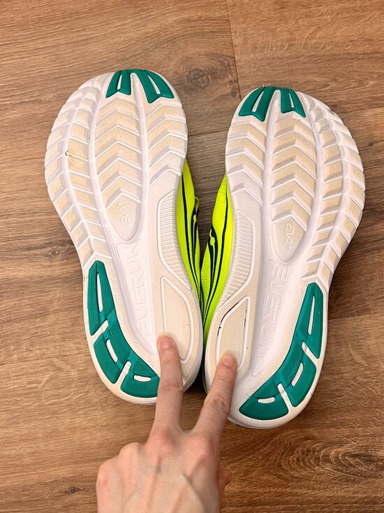 Saucony Kinvara 10 Running shoes Bright Yellow Sz 10 main image 4